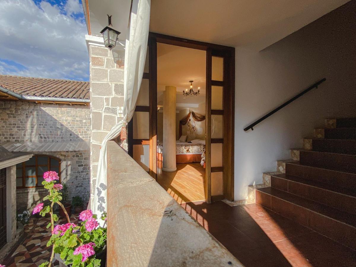 Hotel Golden Rest Latacunga Esterno foto
