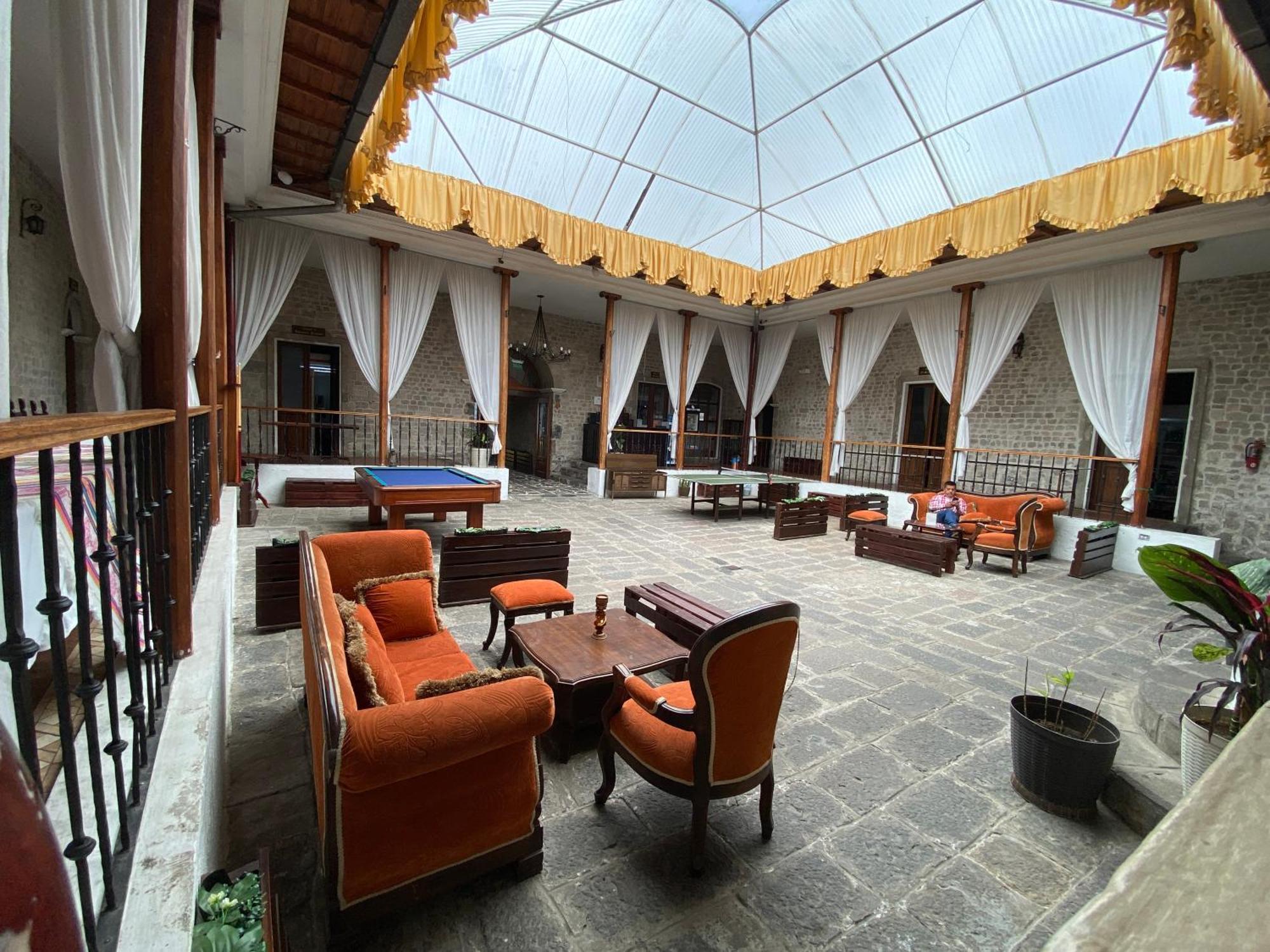 Hotel Golden Rest Latacunga Esterno foto