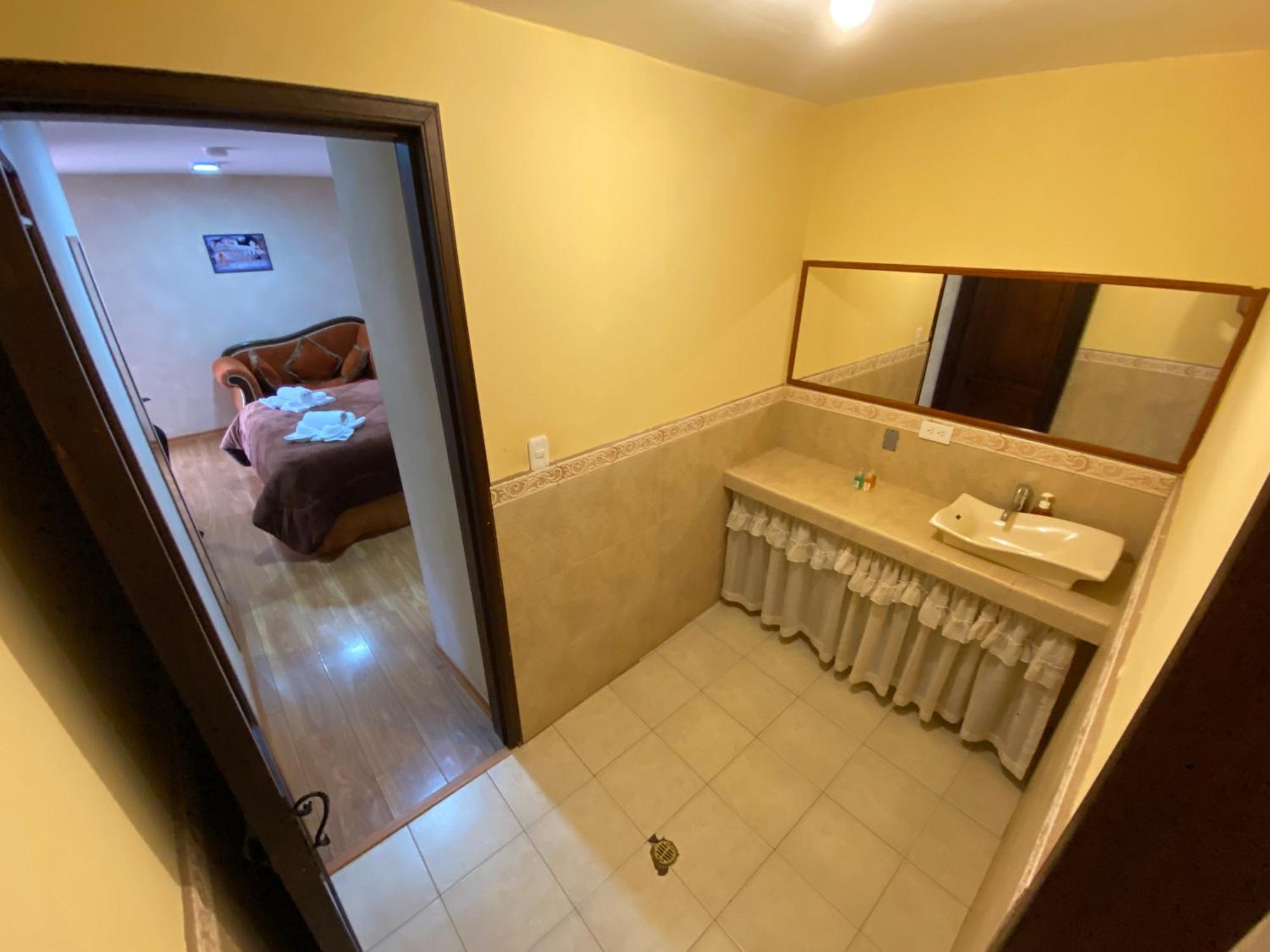 Hotel Golden Rest Latacunga Esterno foto