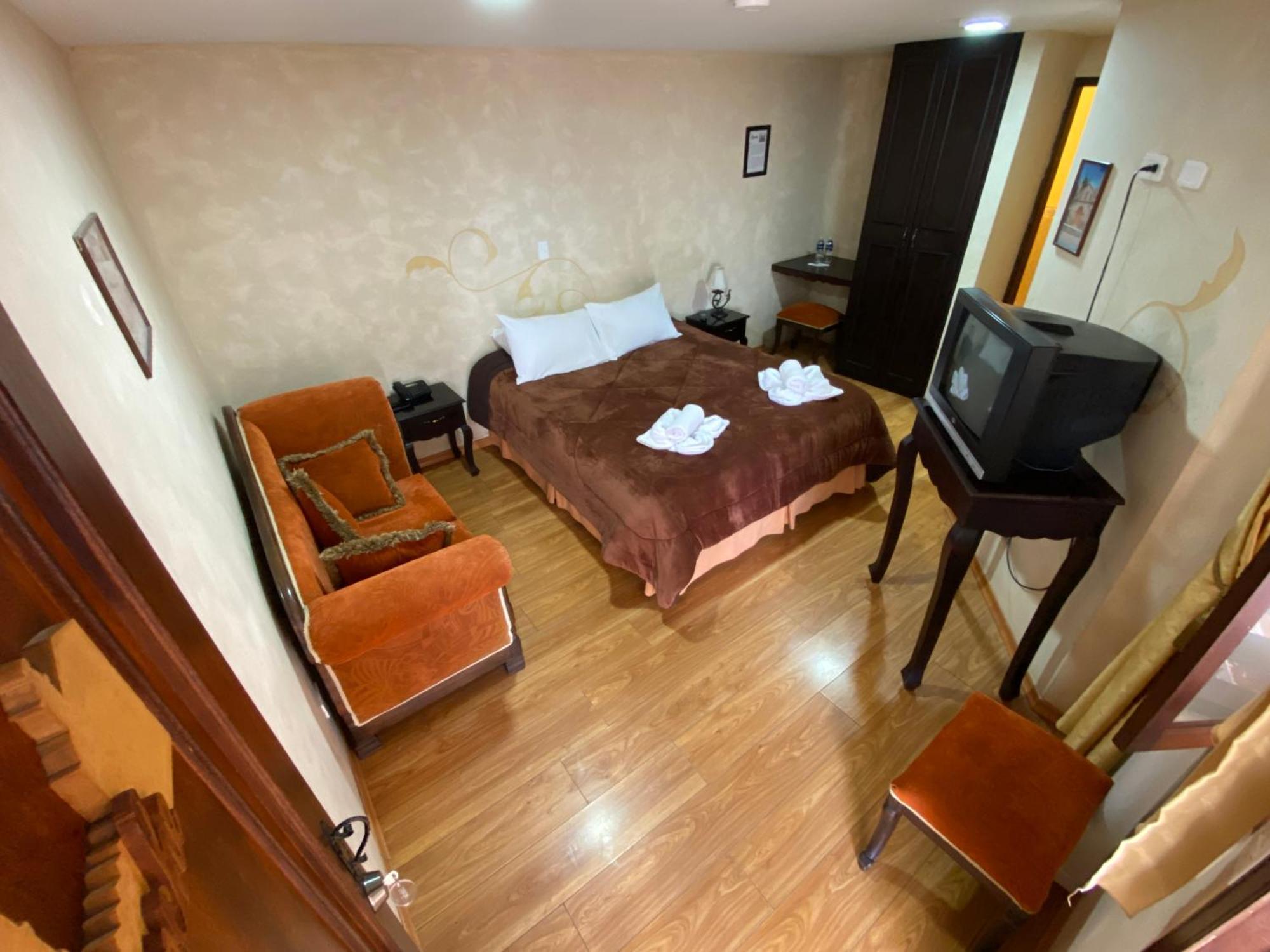 Hotel Golden Rest Latacunga Esterno foto
