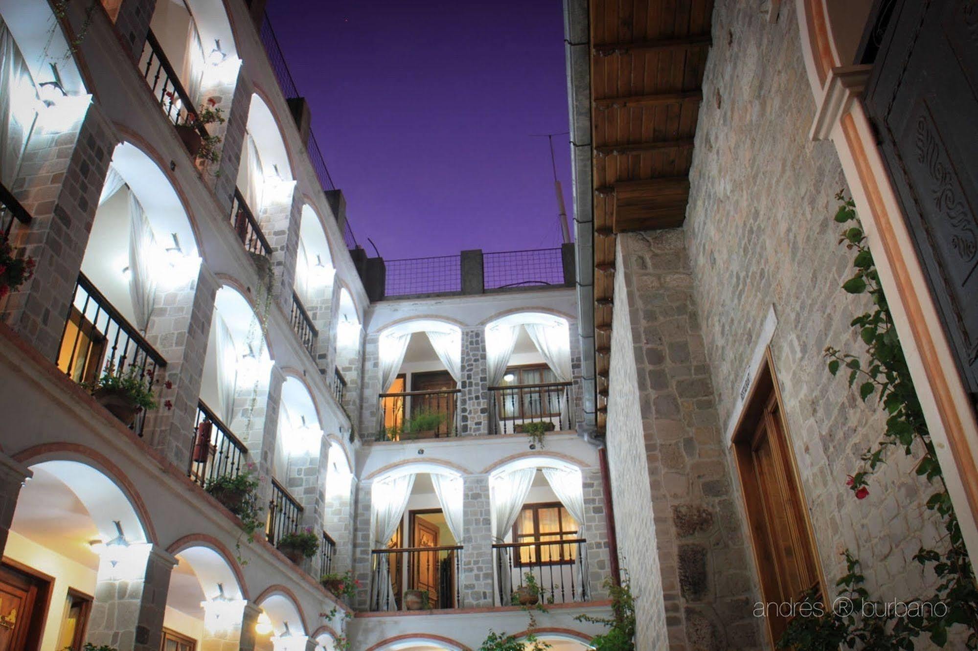 Hotel Golden Rest Latacunga Esterno foto