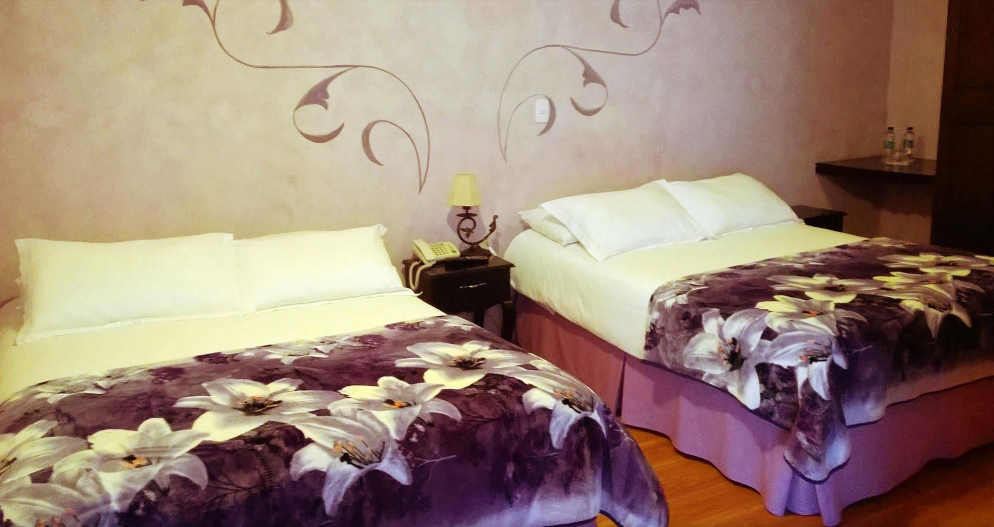 Hotel Golden Rest Latacunga Esterno foto