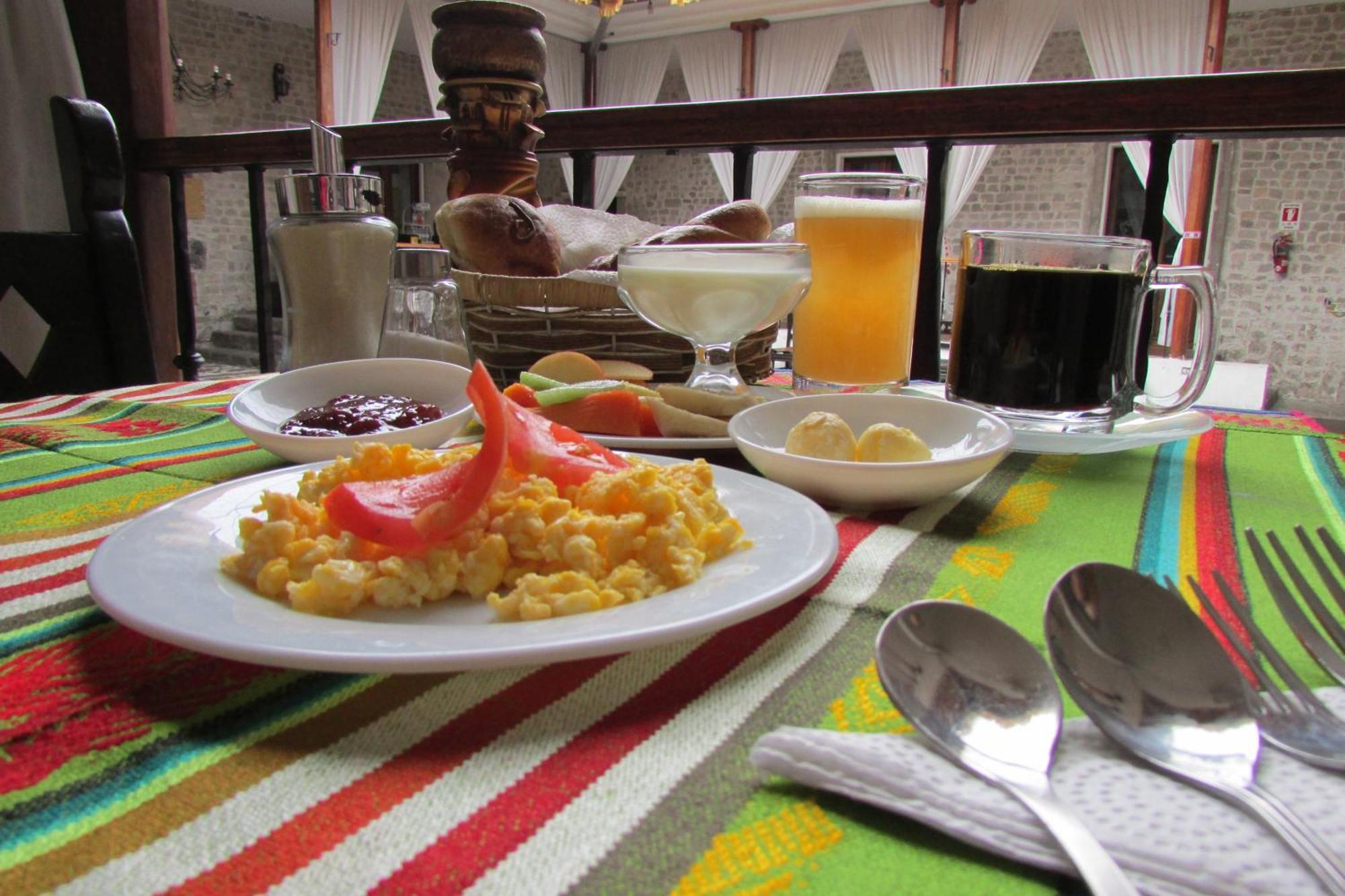 Hotel Golden Rest Latacunga Esterno foto